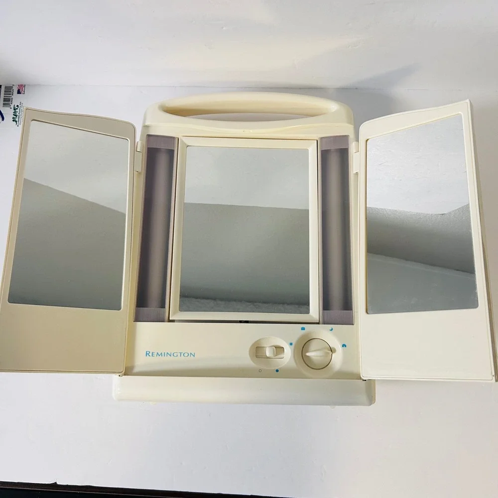 Remington Lighted Tri-Fold Makeup Mirror Vintage Vanity 4 Light Settings